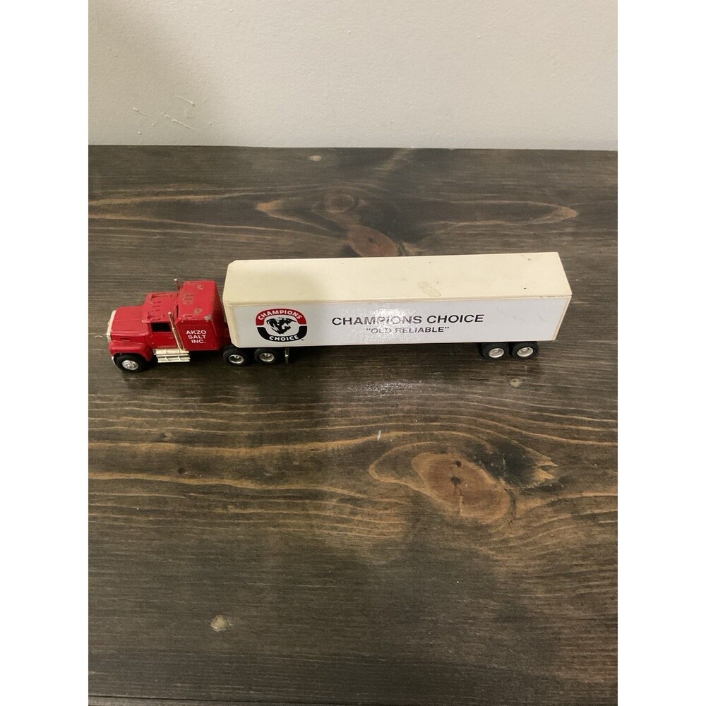 VINTAGE ERTL 1991 Ford Cab with Champions Choice Trailer 1:64 Scale BRAND NEW